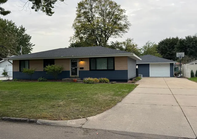 Photo 2 of Single family home for sale at 1636 14th Avenue, Saint Paul Park, MN 55071 | MLS# 7157753 | Listing updated on 2026-10-10