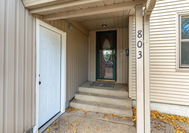 Photo 4 of Single family home for sale at 803 W Laurel St, Fergus Falls, MN 56537 | MLS# 7157755 | Listing updated on 2026-10-09