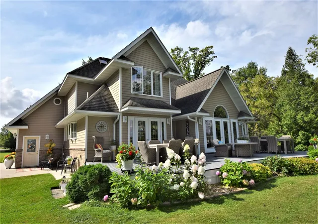 Photo 1 of Single family home for sale at 204 River Dr Ne, Baudette, MN 56623 | MLS# 7157787 | Listing updated on 2026-10-09