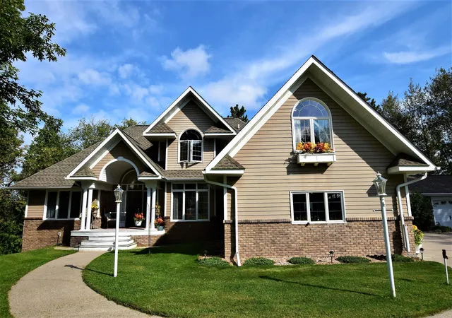 Photo 3 of Single family home for sale at 204 River Dr Ne, Baudette, MN 56623 | MLS# 7157787 | Listing updated on 2026-10-09