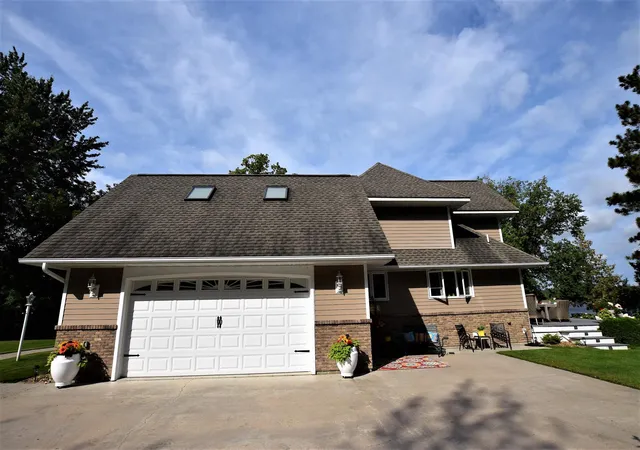 Photo 3 of Single family home for sale at 204 River Dr NE, Baudette, MN 56623 | MLS# 7157787 | Listing updated on 2026-10-10