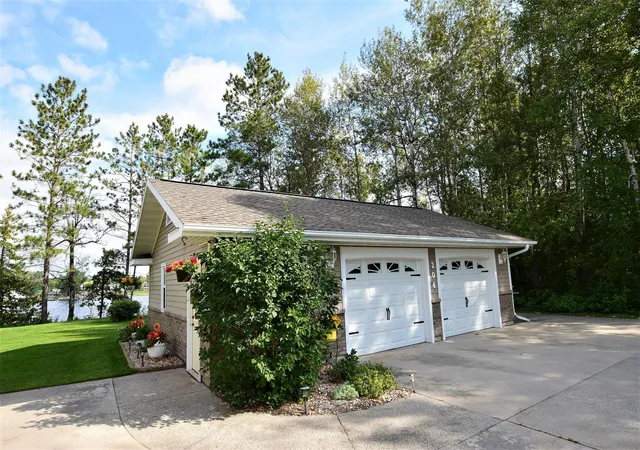Photo 4 of Single family home for sale at 204 River Dr NE, Baudette, MN 56623 | MLS# 7157787 | Listing updated on 2026-10-10