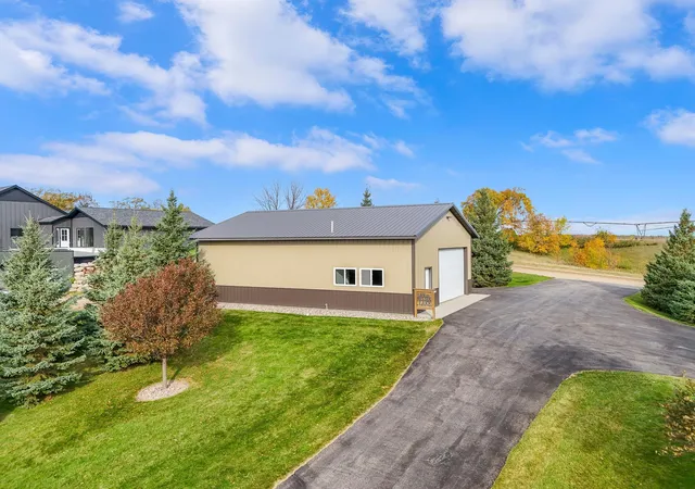Photo 3 of Single family home for sale at 45140 W Little Mcdonald Dr, Frazee, MN 56544 | MLS# 7157792 | Listing updated on 2026-10-23