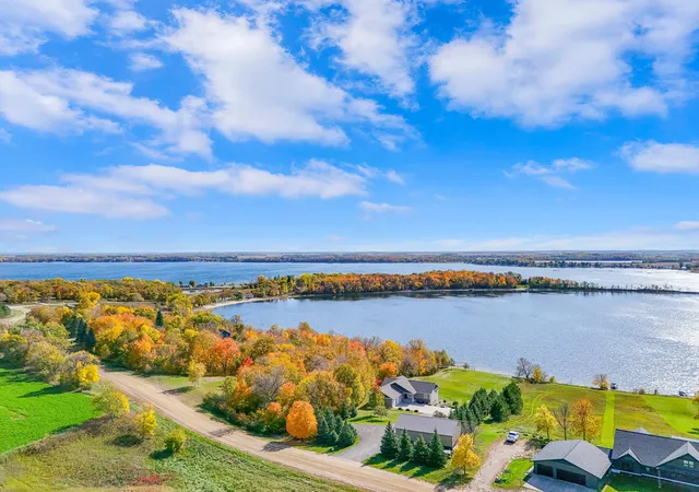 Photo 4 of Single family home for sale at 45140 W Little Mcdonald Dr, Frazee, MN 56544 | MLS# 7157792 | Listing updated on 2026-10-23