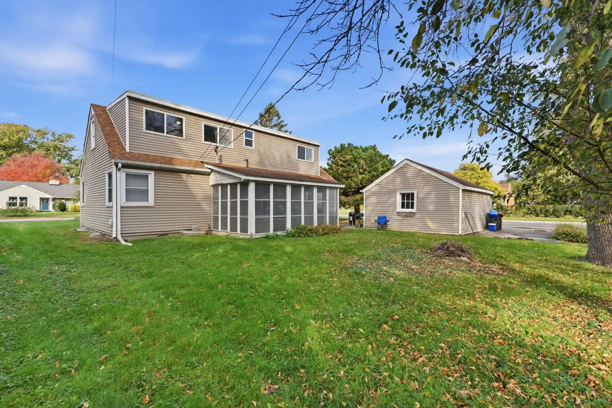 Photo 3 of Single family home for sale at 1852 Holton St, Falcon Heights, MN 55113 | MLS# 7157807 | Listing updated on 2026-10-25