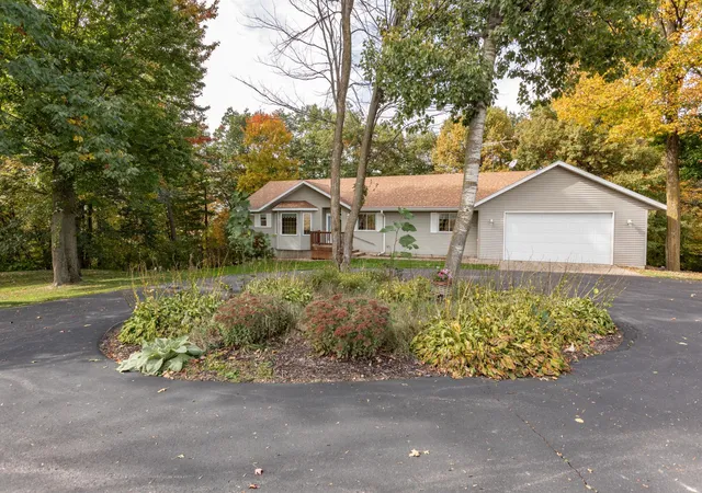 Photo 4 of Single family home for sale at N3821 350th Street, Menomonie, WI 54751 | MLS# 7157811 | Listing updated on 2026-10-10