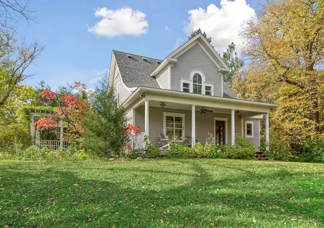 Photo 2 of Single family home for sale at 6020 Mill St, Excelsior, MN 55331 | MLS# 7157826 | Listing updated on 2026-10-21