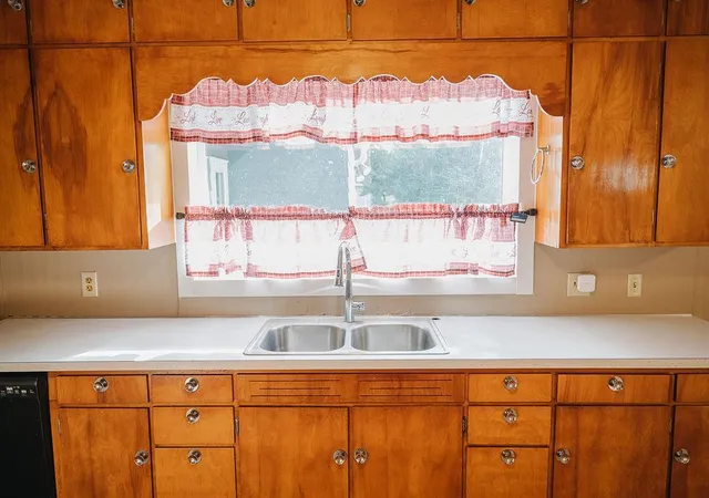 Photo 4 of Sale Pending at 313 E Willis St, Elmore, MN 56027 | MLS# 7157832 | Listing updated on 2026-10-20