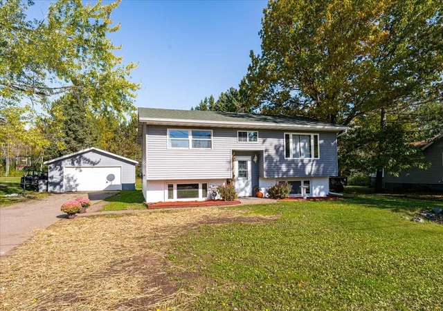 Photo 1 of Single family home for sale at 1919 W Arrowhead Rd, Duluth, MN 55811 | MLS# 7157841 | Listing updated on 2026-10-10
