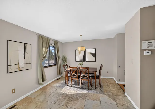 Photo 3 of Single family home for sale at 915 40th Street NW, Rochester, MN 55901 | MLS# 7157868 | Listing updated on 2026-10-10