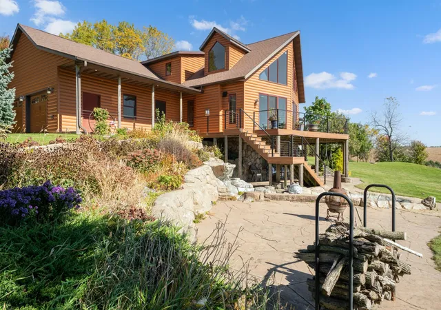 Photo 3 of Single family home for sale at 14985 County Rd 31, Altura, MN 55910 | MLS# 7157877 | Listing updated on 2026-10-13