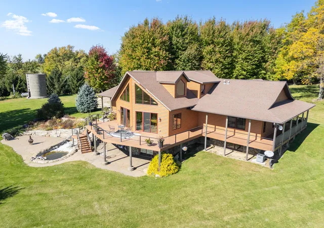 Photo 4 of Single family home for sale at 14985 County Rd 31, Altura, MN 55910 | MLS# 7157877 | Listing updated on 2026-10-13