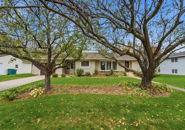 Photo 3 of Single family home for sale at 1007 1st Street S, Cold Spring, MN 56320 | MLS# 7157884 | Listing updated on 2026-10-23