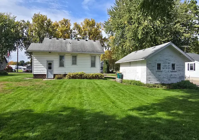 Photo 3 of Single family home for sale at 109 Hague Ave N, Hollandale, MN 56045 | MLS# 7157887 | Listing updated on 2026-10-10