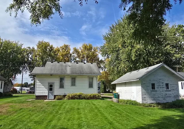 Photo 4 of Single family home for sale at 109 Hague Ave N, Hollandale, MN 56045 | MLS# 7157887 | Listing updated on 2026-10-10