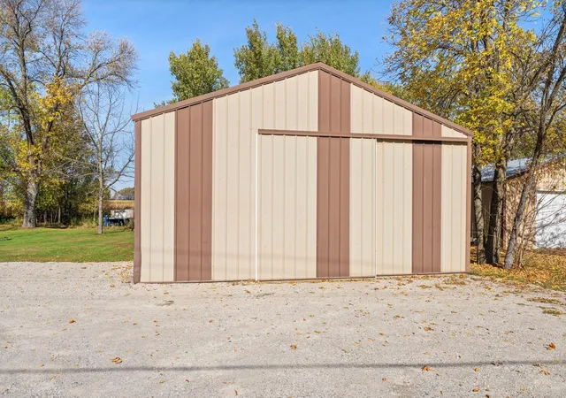 Photo 3 of Single family home for sale at 970 W Highway 27, Wahkon, MN 56386 | MLS# 7157897 | Listing updated on 2026-10-10