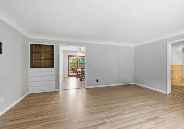 Photo 4 of Single family home for sale at 1210 Greenvale Ave W, Northfield, MN 55057 | MLS# 7157900 | Listing updated on 2026-10-10