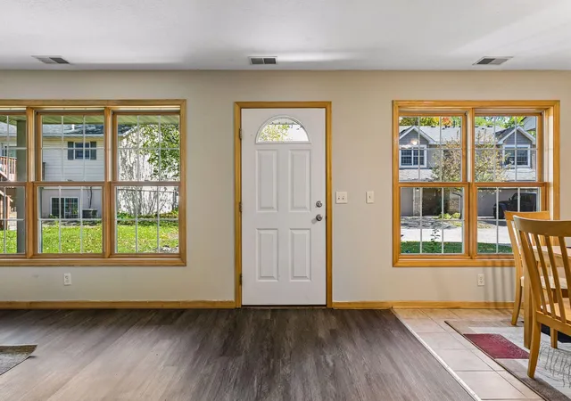 Photo 4 of Single family home for sale at 1881 Garden Way, Saint Paul, MN 55119 | MLS# 7157919 | Listing updated on 2026-10-10