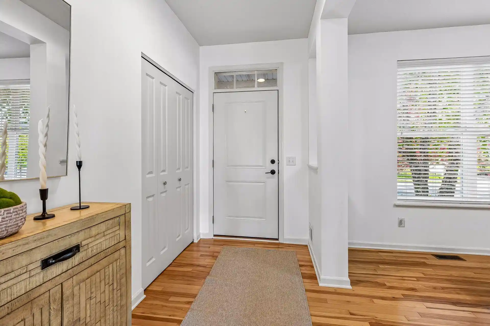 Photo 3 of Single family home for sale at 1083 Rosemary Cir, Chaska, MN 55318 | MLS# 7157921 | Listing updated on 2026-10-23