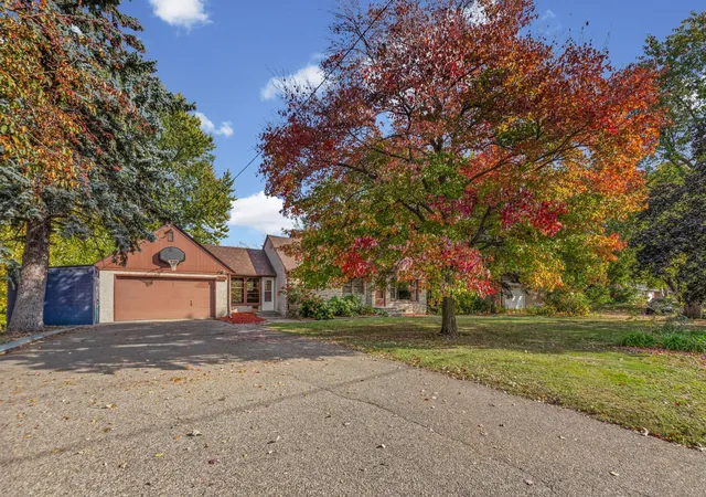 Photo 3 of Single family home for sale at 609 Silver Lake Rd NW, Saint Paul, MN 55112 | MLS# 7157947 | Listing updated on 2026-10-23