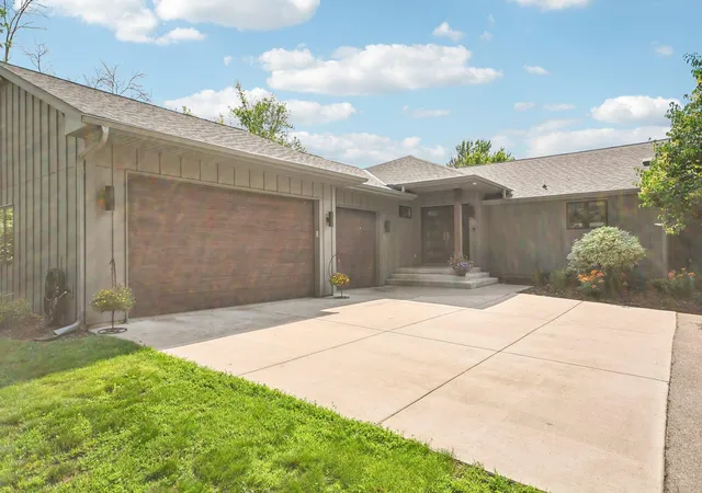 Photo 124 of Mansion for sale at 7397 Old Ml Rd, Hugo, MN 55038 | MLS# 7157948 | Listing updated on 2026-10-09