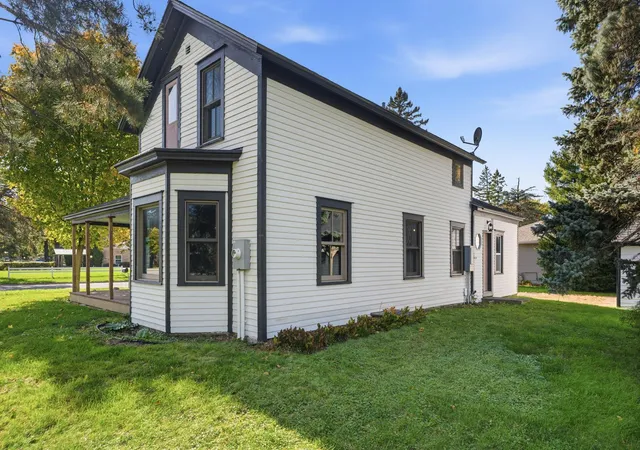 Photo 3 of Single family home for sale at 501 White St SW, Watertown, MN 55388 | MLS# 7157967 | Listing updated on 2026-10-10