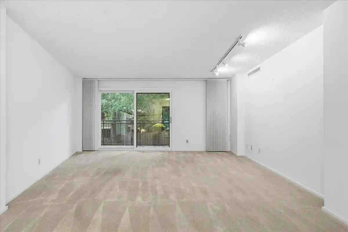 Listing Photo 2 - Condo for sale in 210 W Grant St located at 210 W Grant St, Minneapolis, MN 55403 - Unit #218