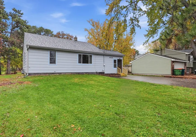 Photo 3 of Single family home for sale at 4925 103rd Lane Ne, Circle Pines, MN 55014 | MLS# 7157978 | Listing updated on 2026-10-29