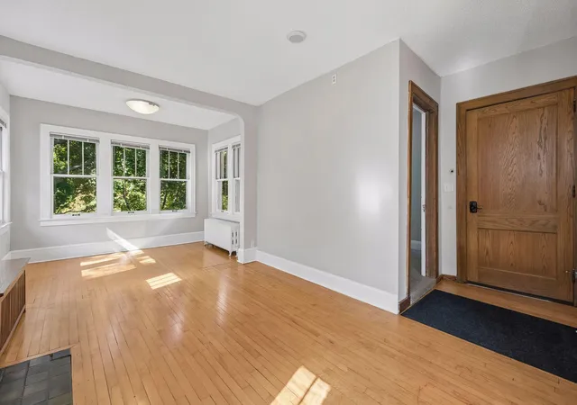 Photo 3 of House for sale at 629 Kenwood Pkwy, Minneapolis, MN 55403 | MLS# 7157981 | Listing updated on 2026-10-12