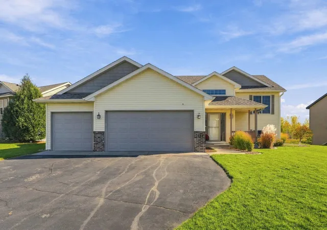 Photo 1 of Single family home for sale at 3284 Orchard Ave Ne, Sauk Rapids, MN 56379 | MLS# 7158008 | Listing updated on 2026-10-22