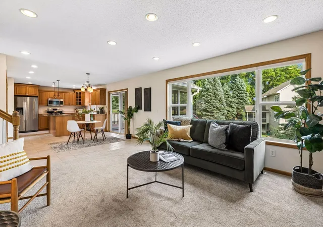 Photo 1 of Single family home for sale at 16267 Griffon Trl, Lakeville, MN 55044 | MLS# 7158015 | Listing updated on 2026-10-10