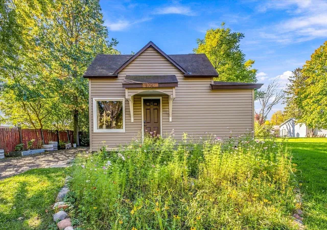Photo 1 of Single family home for sale at 109 Norelius St, Isanti, MN 55040 | MLS# 7158019 | Listing updated on 2026-10-15