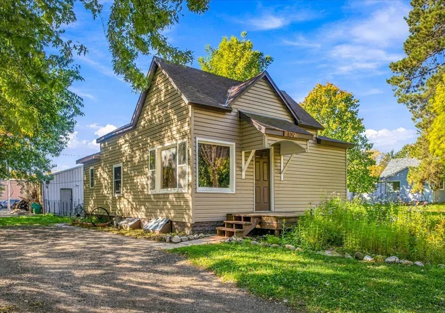 Photo 2 of Single family home for sale at 109 Norelius St, Isanti, MN 55040 | MLS# 7158019 | Listing updated on 2026-10-15