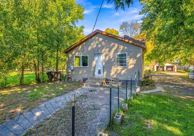 Photo 3 of Single family home for sale at 109 Norelius St, Isanti, MN 55040 | MLS# 7158019 | Listing updated on 2026-10-15
