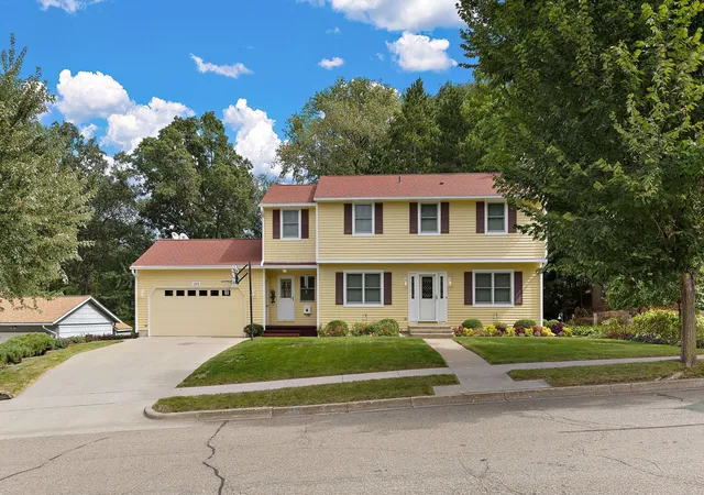 Photo 1 of Single family home for sale at 1575 Woodland Dr, Red Wing, MN 55066 | MLS# 7158043 | Listing updated on 2026-10-29