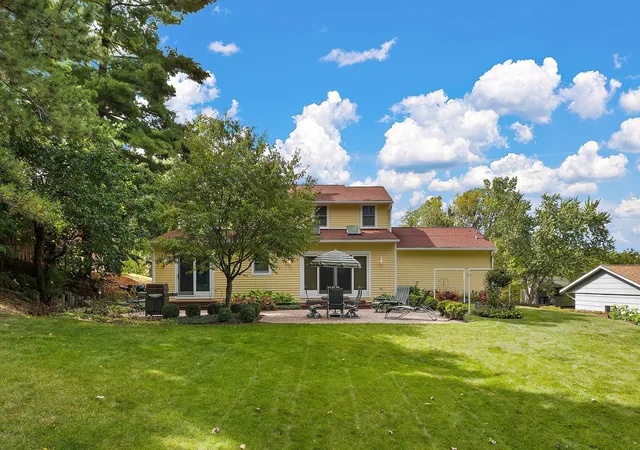 Photo 4 of Single family home for sale at 1575 Woodland Dr, Red Wing, MN 55066 | MLS# 7158043 | Listing updated on 2026-10-29