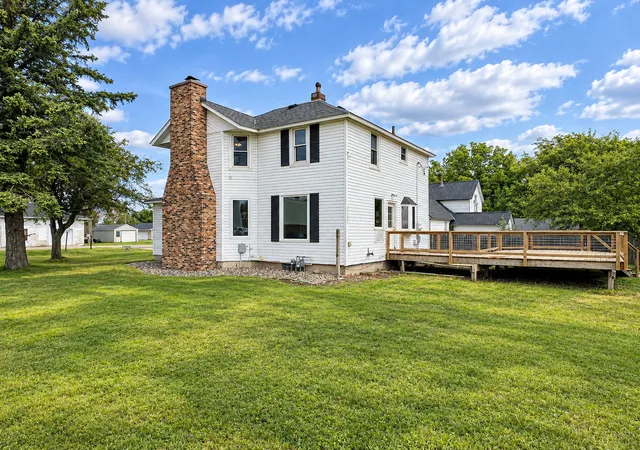 Photo 2 of Single family home for sale at 101 E Front St, Claremont, MN 55924 | MLS# 7158046 | Listing updated on 2026-10-10