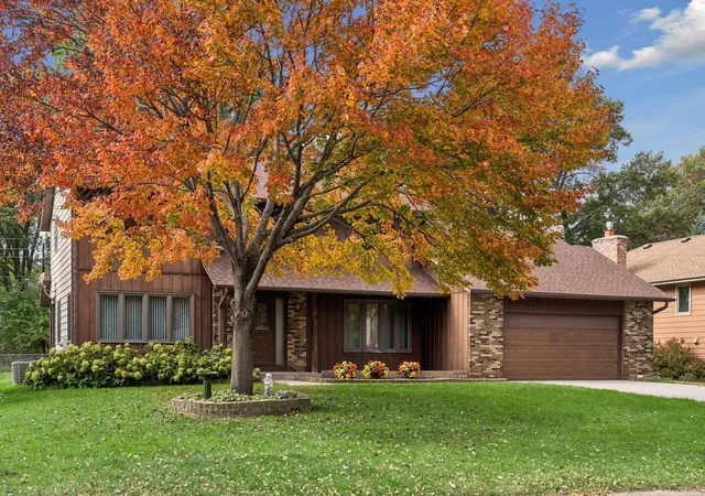 Photo 2 of Single family home for sale at 11760 Van Buren St NE, Minneapolis, MN 55434 | MLS# 7158051 | Listing updated on 2026-10-09