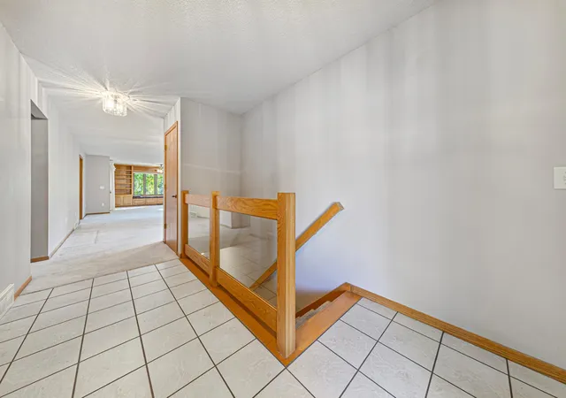 Photo 4 of Townhouse for sale at 607 Zanmiller Dr, Northfield, MN 55057 | MLS# 7158054 | Listing updated on 2026-10-19