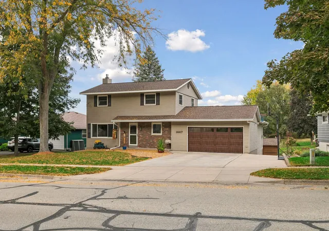 Photo 2 of Single family home for sale at 1667 Spruce Dr, Red Wing, MN 55066 | MLS# 7158057 | Listing updated on 2026-10-16