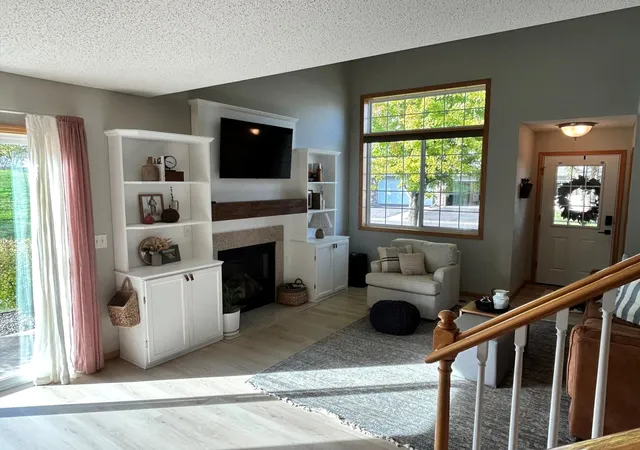 Photo 4 of Single family home for sale at 6051 Manchester Ave NE, Albertville, MN 55301 | MLS# 7158061 | Listing updated on 2026-10-10