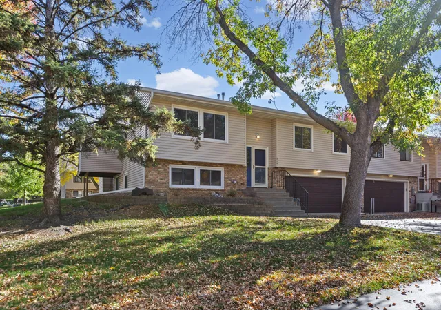 Photo 3 of Single family home for sale at 914 94th Avenue Ne, Minneapolis, MN 55434 | MLS# 7158072 | Listing updated on 2026-10-23