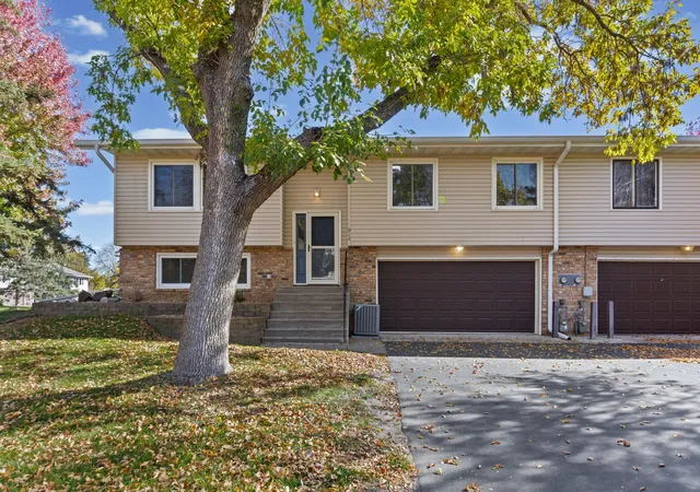 Photo 4 of Single family home for sale at 914 94th Avenue NE, Minneapolis, MN 55434 | MLS# 7158072 | Listing updated on 2026-10-23