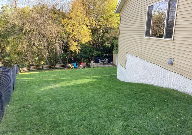Photo 2 of Townhouse for sale at 704 Reo Rd, Watertown, MN 55388 | MLS# 7158092 | Listing updated on 2026-10-19