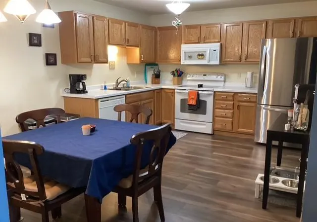 Photo 3 of Townhouse for sale at 704 Reo Rd, Watertown, MN 55388 | MLS# 7158092 | Listing updated on 2026-10-10
