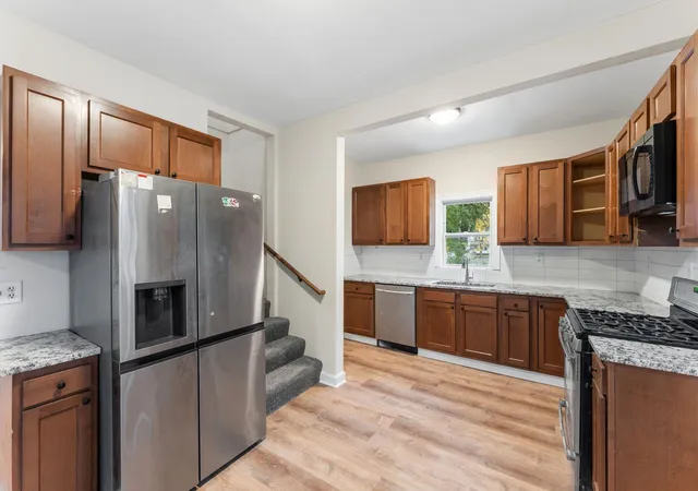 Photo 4 of Single family home for sale at 1223 Reaney Ave, Saint Paul, MN 55106 | MLS# 7158107 | Listing updated on 2026-10-10