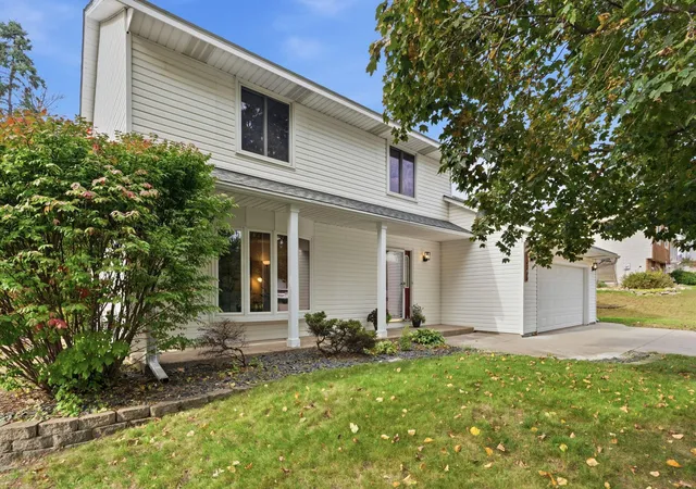 Photo 3 of Single family home for sale at 10356 Xylon Rd S, Minneapolis, MN 55438 | MLS# 7158113 | Listing updated on 2026-10-15