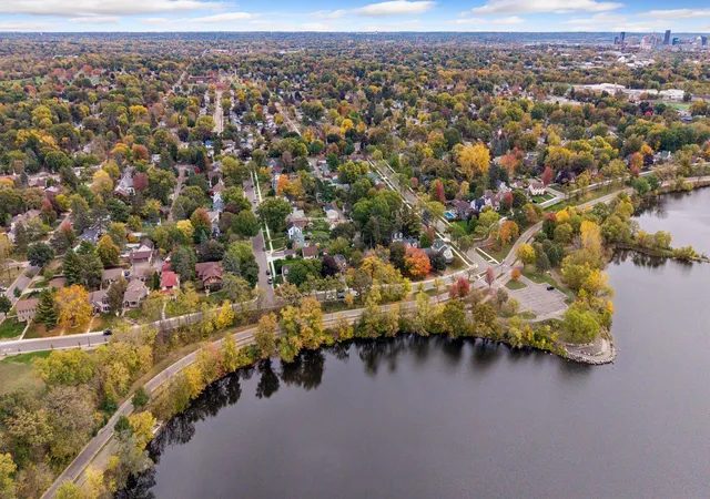 Photo 3 of Single family home for sale at 1384 Como Blvd E, Saint Paul, MN 55117 | MLS# 7158118 | Listing updated on 2026-10-23