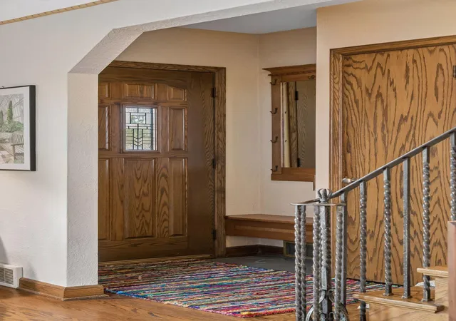 Photo 4 of Single family home for sale at 1384 Como Blvd E, Saint Paul, MN 55117 | MLS# 7158118 | Listing updated on 2026-10-23