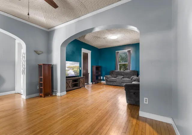 Photo 3 of Single family home for sale at 1751 Clarence St, Saint Paul, MN 55109 | MLS# 7158122 | Listing updated on 2026-10-23